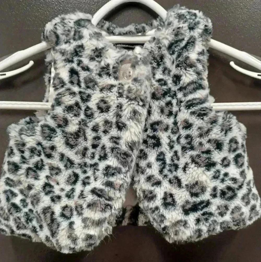 Calvin Klein Cheetah Print Furry One Button Vest Size 2
